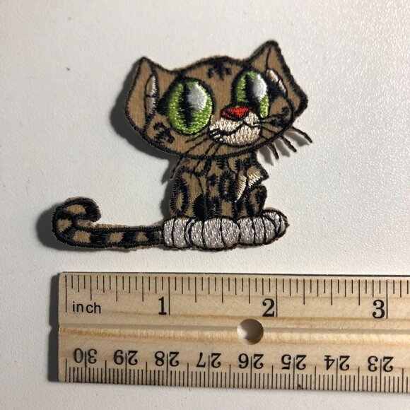 🛒 $3 Embroidered Iron on Patch - Cat #21 - Picture 4 of 4